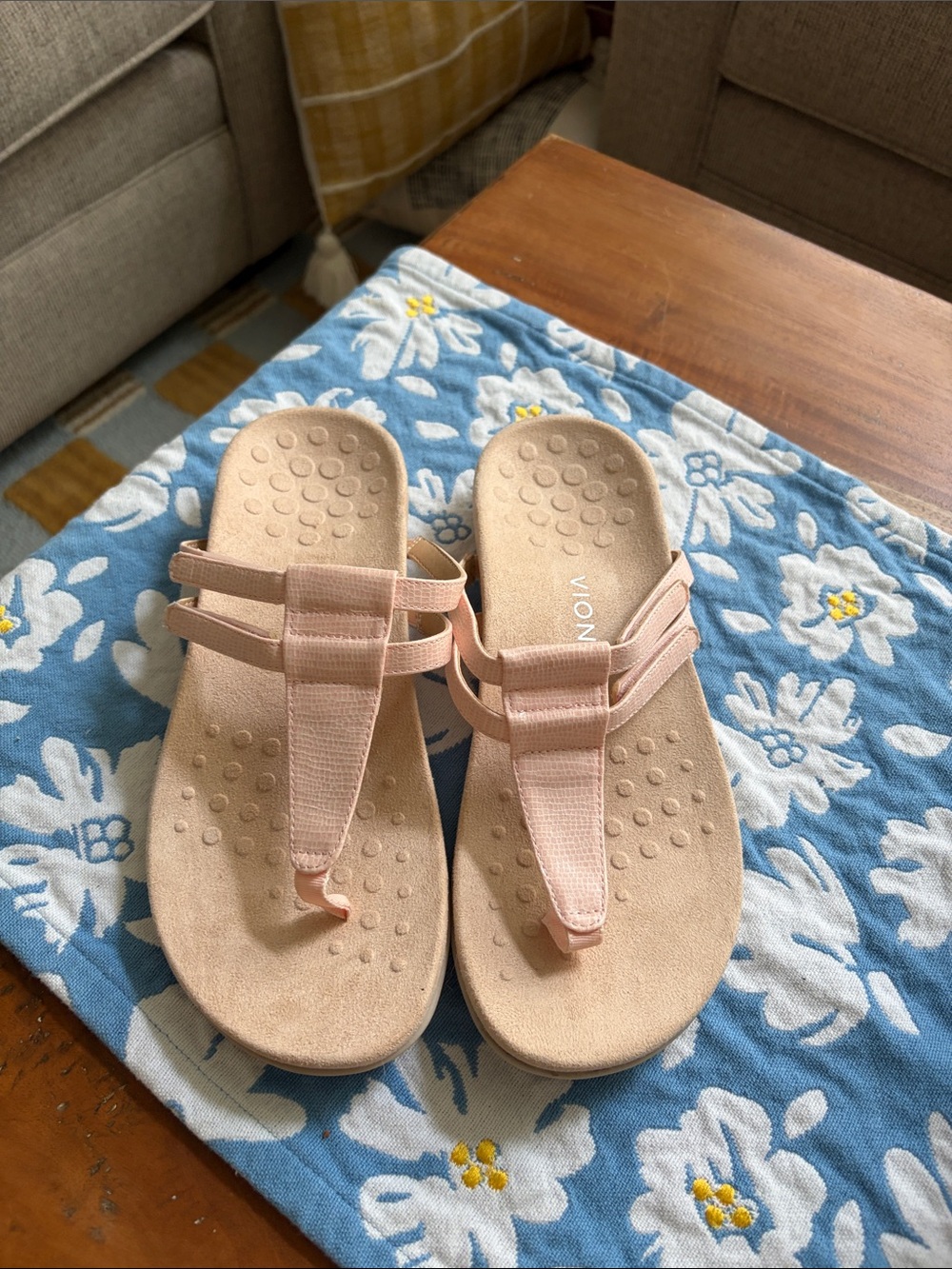 Vionic Peach/Tan Women’s Thong Sandals